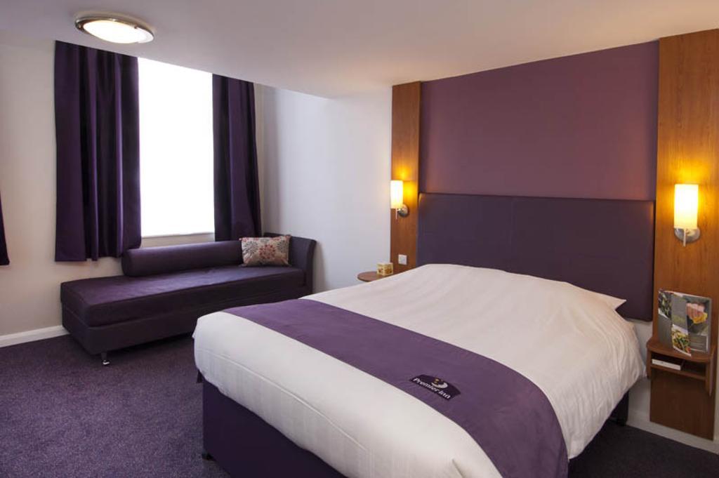 Premier Inn Newcastle - Holystone Holystone  部屋 写真