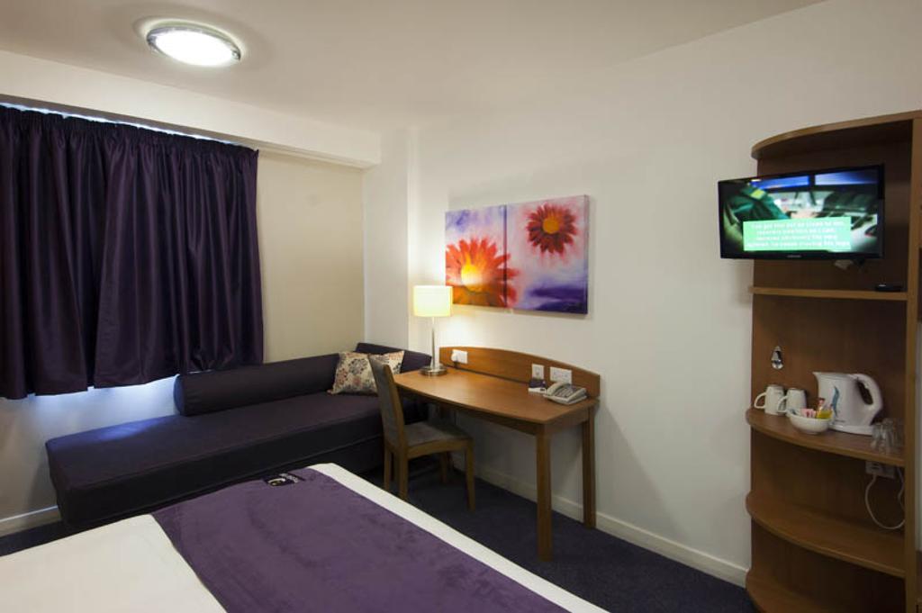 Premier Inn Newcastle - Holystone Holystone  エクステリア 写真