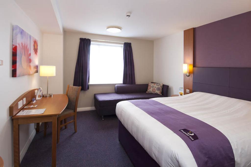 Premier Inn Newcastle - Holystone Holystone  部屋 写真