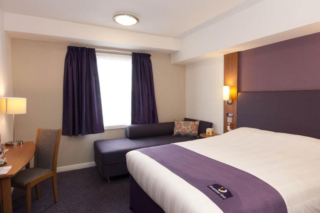 Premier Inn Newcastle - Holystone Holystone  エクステリア 写真