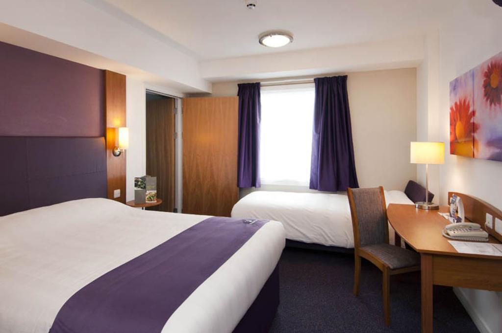 Premier Inn Newcastle - Holystone Holystone  部屋 写真