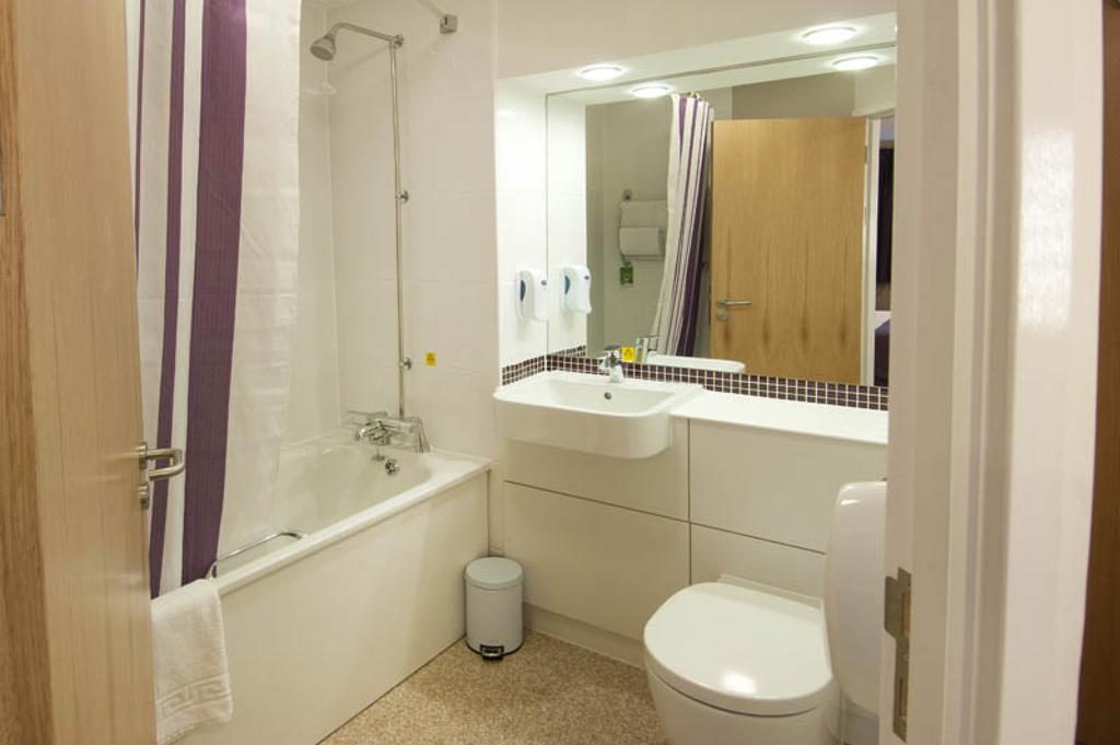 Premier Inn Newcastle - Holystone Holystone  部屋 写真